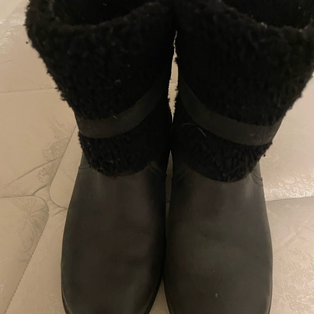 UGG Blayre Black Sheepskin Cuff Winter Boots 8